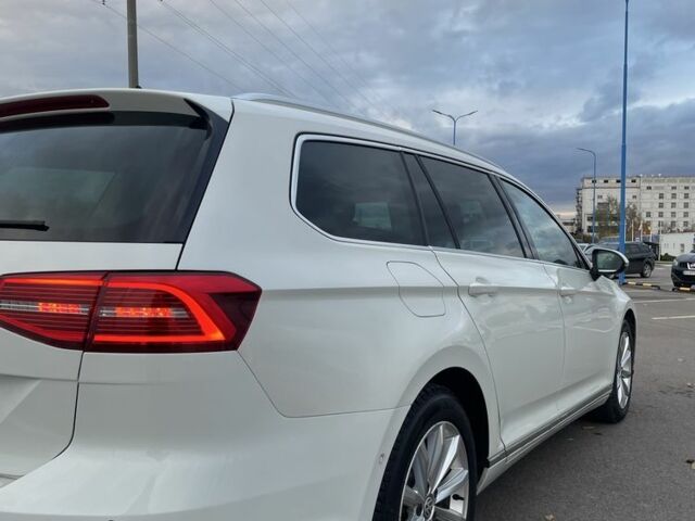 Білий Фольксваген Пассат Варіант, об'ємом двигуна 2 л та пробігом 250 тис. км за 14800 $, фото 4 на Automoto.ua