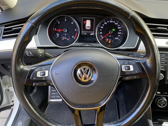 Білий Фольксваген Пассат Варіант, об'ємом двигуна 2 л та пробігом 250 тис. км за 16950 $, фото 6 на Automoto.ua