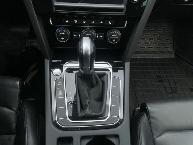 Білий Фольксваген Пассат Варіант, об'ємом двигуна 2 л та пробігом 250 тис. км за 14800 $, фото 21 на Automoto.ua