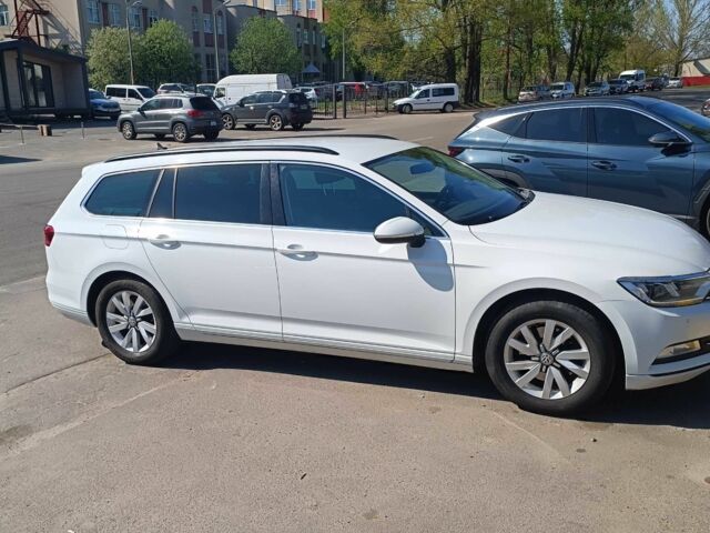 Білий Фольксваген Пассат Варіант, об'ємом двигуна 1.6 л та пробігом 266 тис. км за 14191 $, фото 11 на Automoto.ua