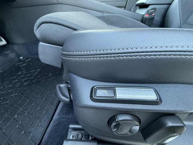 Білий Фольксваген Пассат Варіант, об'ємом двигуна 2 л та пробігом 195 тис. км за 16750 $, фото 18 на Automoto.ua