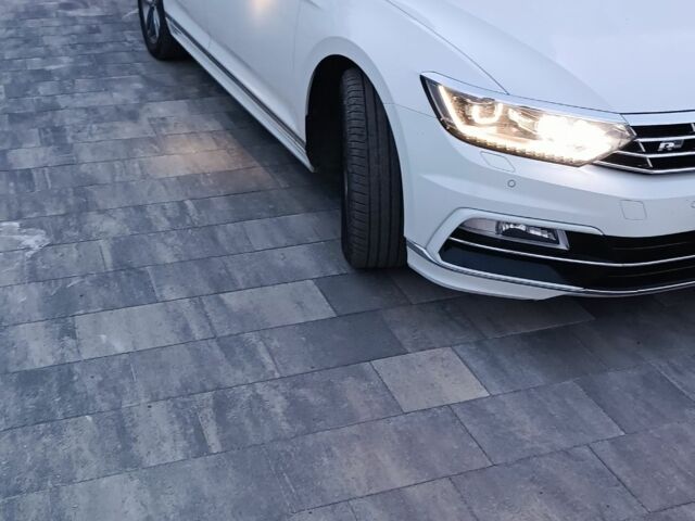 Фольксваген Пассат Вариант 2017 в Золочев на Automoto.ua Белый Фольксваген Пассат Вариант, объемом двигателя 2 л и пробегом 195 тыс. км за 18200 $, фото 1 на Automoto.ua