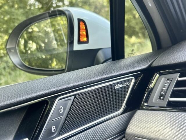 Белый Фольксваген Пассат Вариант, объемом двигателя 2 л и пробегом 288 тыс. км за 17999 $, фото 10 на Automoto.ua