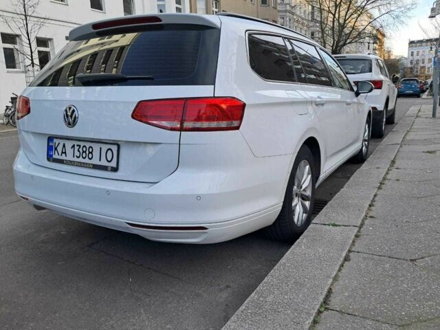 Білий Фольксваген Пассат Варіант, об'ємом двигуна 1.6 л та пробігом 237 тис. км за 14800 $, фото 3 на Automoto.ua