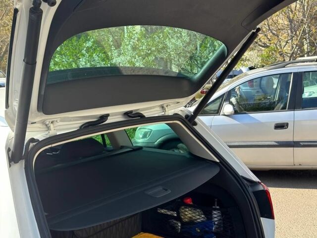 Белый Фольксваген Пассат Вариант, объемом двигателя 2 л и пробегом 290 тыс. км за 17000 $, фото 7 на Automoto.ua