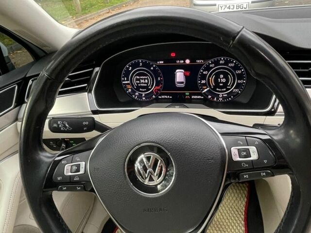 Белый Фольксваген Пассат Вариант, объемом двигателя 2 л и пробегом 254 тыс. км за 17600 $, фото 13 на Automoto.ua