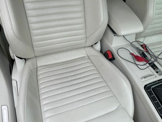 Белый Фольксваген Пассат Вариант, объемом двигателя 2 л и пробегом 254 тыс. км за 17600 $, фото 15 на Automoto.ua