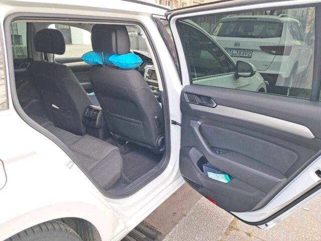 Білий Фольксваген Пассат Варіант, об'ємом двигуна 1.6 л та пробігом 237 тис. км за 14800 $, фото 11 на Automoto.ua