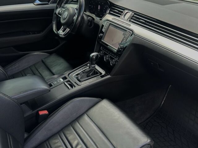 Белый Фольксваген Пассат Вариант, объемом двигателя 2 л и пробегом 288 тыс. км за 17999 $, фото 8 на Automoto.ua