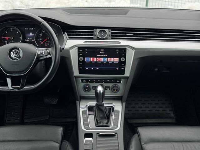 Белый Фольксваген Пассат Вариант, объемом двигателя 2 л и пробегом 221 тыс. км за 17300 $, фото 14 на Automoto.ua