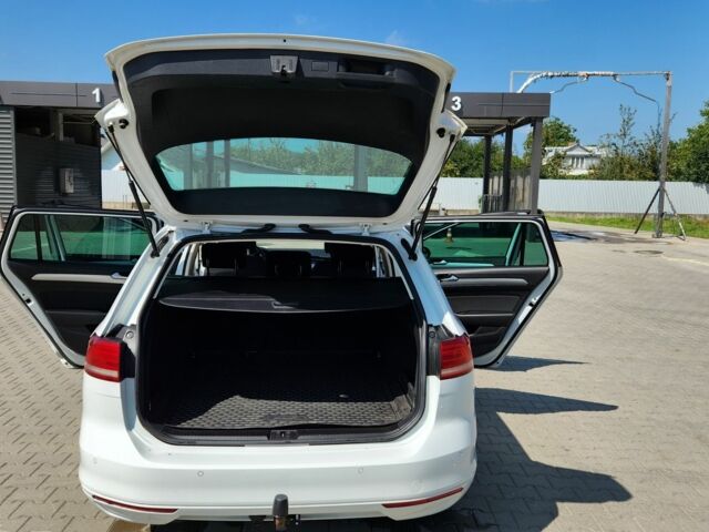 Білий Фольксваген Пассат Варіант, об'ємом двигуна 2 л та пробігом 270 тис. км за 15900 $, фото 6 на Automoto.ua