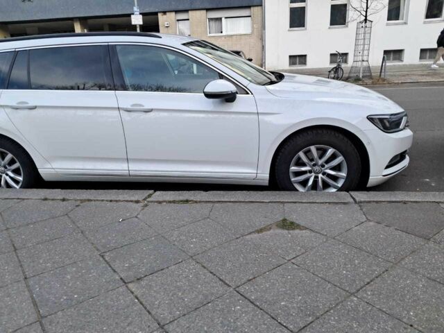 Білий Фольксваген Пассат Варіант, об'ємом двигуна 1.6 л та пробігом 237 тис. км за 14800 $, фото 4 на Automoto.ua