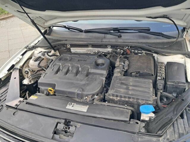 Білий Фольксваген Пассат Варіант, об'ємом двигуна 1.6 л та пробігом 237 тис. км за 14800 $, фото 8 на Automoto.ua