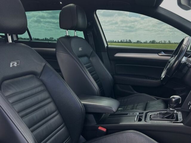 Белый Фольксваген Пассат Вариант, объемом двигателя 2 л и пробегом 288 тыс. км за 17999 $, фото 7 на Automoto.ua