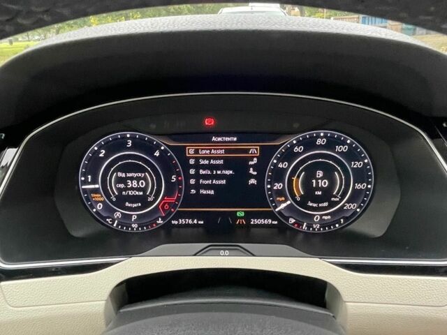 Белый Фольксваген Пассат Вариант, объемом двигателя 2 л и пробегом 254 тыс. км за 17600 $, фото 11 на Automoto.ua