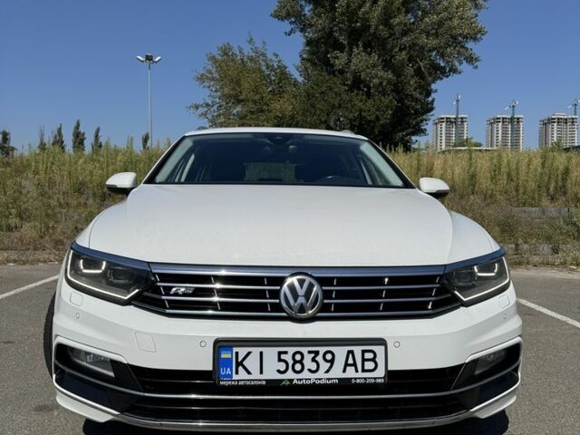 Білий Фольксваген Пассат Варіант, об'ємом двигуна 2 л та пробігом 197 тис. км за 20800 $, фото 2 на Automoto.ua