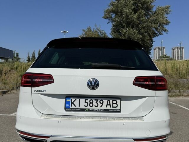 Білий Фольксваген Пассат Варіант, об'ємом двигуна 2 л та пробігом 197 тис. км за 20800 $, фото 4 на Automoto.ua