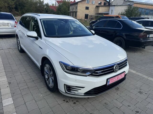 Білий Фольксваген Пассат Варіант, об'ємом двигуна 1.4 л та пробігом 230 тис. км за 19400 $, фото 5 на Automoto.ua