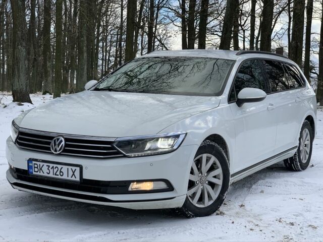 Білий Фольксваген Пассат Варіант, об'ємом двигуна 2 л та пробігом 229 тис. км за 12700 $, фото 1 на Automoto.ua
