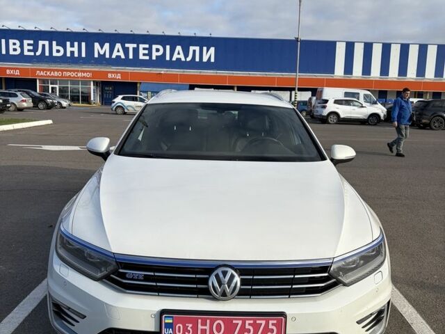Білий Фольксваген Пассат Варіант, об'ємом двигуна 1.4 л та пробігом 200 тис. км за 18999 $, фото 1 на Automoto.ua