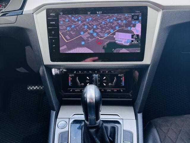 Белый Фольксваген Пассат Вариант, объемом двигателя 2 л и пробегом 275 тыс. км за 15999 $, фото 12 на Automoto.ua