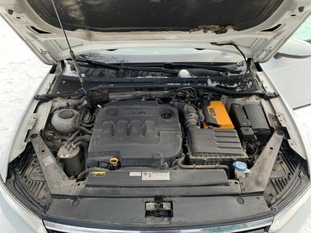 Білий Фольксваген Пассат Варіант, об'ємом двигуна 2 л та пробігом 229 тис. км за 12700 $, фото 22 на Automoto.ua