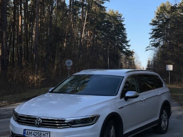 Белый Фольксваген Пассат Вариант, объемом двигателя 2 л и пробегом 270 тыс. км за 22000 $, фото 2 на Automoto.ua
