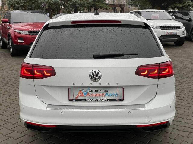 Белый Фольксваген Пассат Вариант, объемом двигателя 2 л и пробегом 265 тыс. км за 19500 $, фото 5 на Automoto.ua