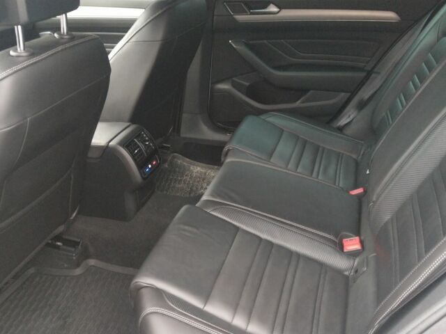 Белый Фольксваген Пассат Вариант, объемом двигателя 2 л и пробегом 210 тыс. км за 25000 $, фото 16 на Automoto.ua