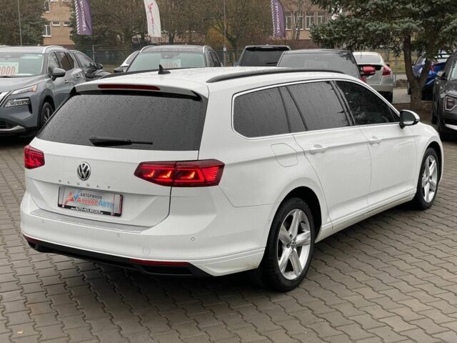 Белый Фольксваген Пассат Вариант, объемом двигателя 2 л и пробегом 265 тыс. км за 19500 $, фото 6 на Automoto.ua