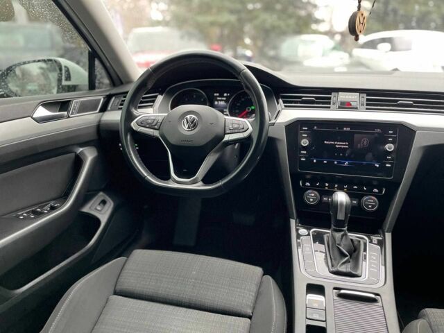 Белый Фольксваген Пассат Вариант, объемом двигателя 2 л и пробегом 265 тыс. км за 19500 $, фото 9 на Automoto.ua