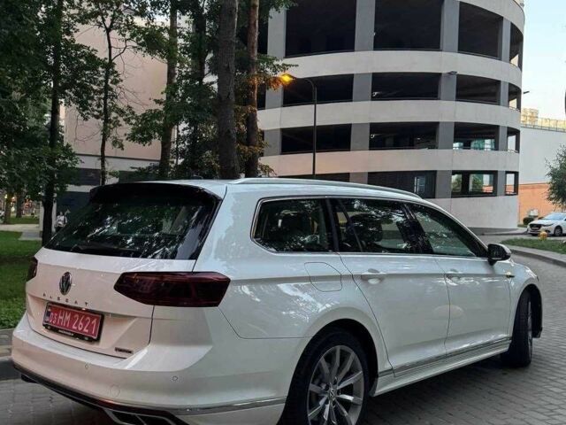 Фольксваген Пассат Вариант 2020 в Киеве на Automoto.ua Белый Фольксваген Пассат Вариант, объемом двигателя 2 л и пробегом 199 тыс. км за 25999 $, фото 9 на Automoto.ua