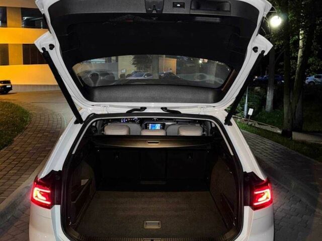 Фольксваген Пассат Вариант 2020 в Киеве на Automoto.ua Белый Фольксваген Пассат Вариант, объемом двигателя 2 л и пробегом 199 тыс. км за 25999 $, фото 21 на Automoto.ua