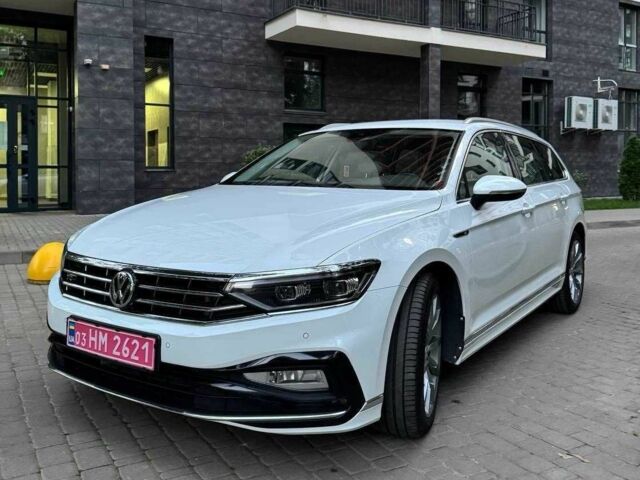 Фольксваген Пассат Вариант 2020 в Киеве на Automoto.ua Белый Фольксваген Пассат Вариант, объемом двигателя 2 л и пробегом 199 тыс. км за 25999 $, фото 4 на Automoto.ua