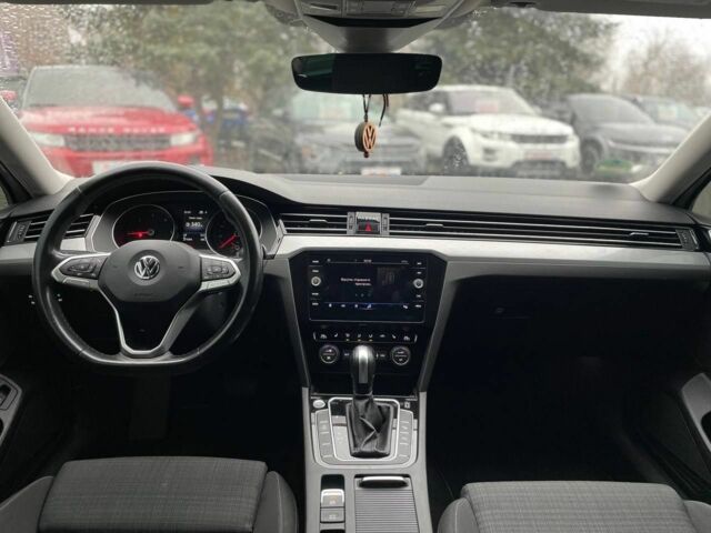 Белый Фольксваген Пассат Вариант, объемом двигателя 2 л и пробегом 265 тыс. км за 19500 $, фото 20 на Automoto.ua