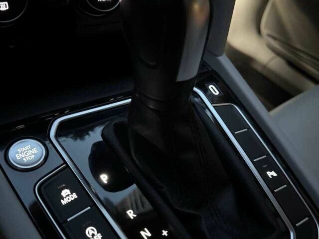 Фольксваген Пассат Вариант 2020 в Киеве на Automoto.ua Белый Фольксваген Пассат Вариант, объемом двигателя 2 л и пробегом 199 тыс. км за 25999 $, фото 17 на Automoto.ua