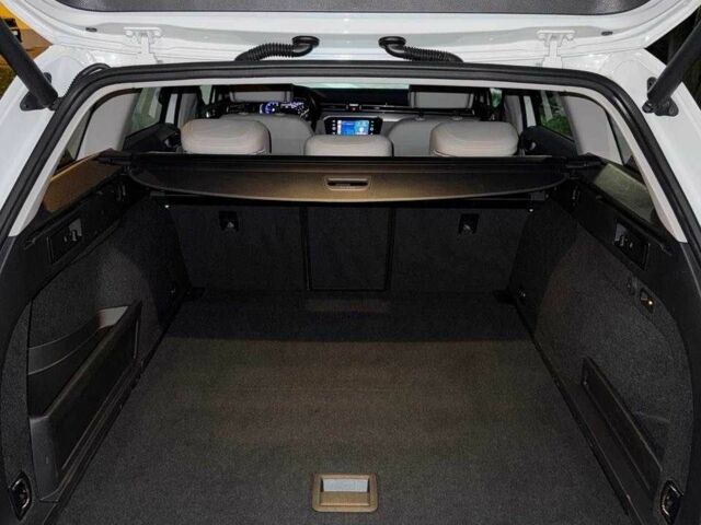 Фольксваген Пассат Вариант 2020 в Киеве на Automoto.ua Белый Фольксваген Пассат Вариант, объемом двигателя 2 л и пробегом 199 тыс. км за 25999 $, фото 20 на Automoto.ua