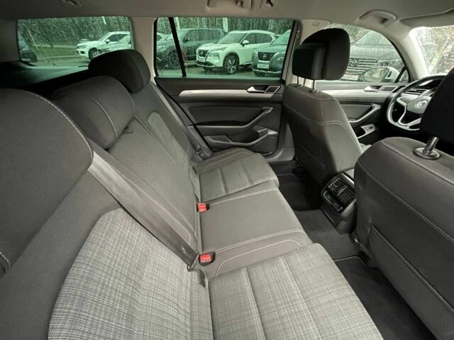 Белый Фольксваген Пассат Вариант, объемом двигателя 2 л и пробегом 265 тыс. км за 19500 $, фото 22 на Automoto.ua