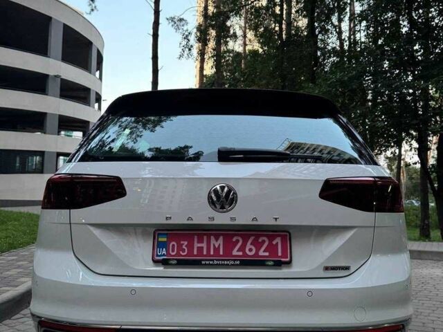 Фольксваген Пассат Вариант 2020 в Киеве на Automoto.ua Белый Фольксваген Пассат Вариант, объемом двигателя 2 л и пробегом 199 тыс. км за 25999 $, фото 1 на Automoto.ua