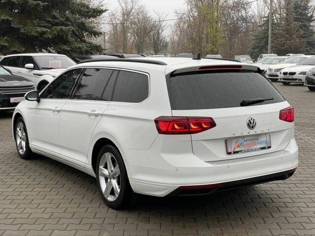 Белый Фольксваген Пассат Вариант, объемом двигателя 2 л и пробегом 265 тыс. км за 19500 $, фото 4 на Automoto.ua