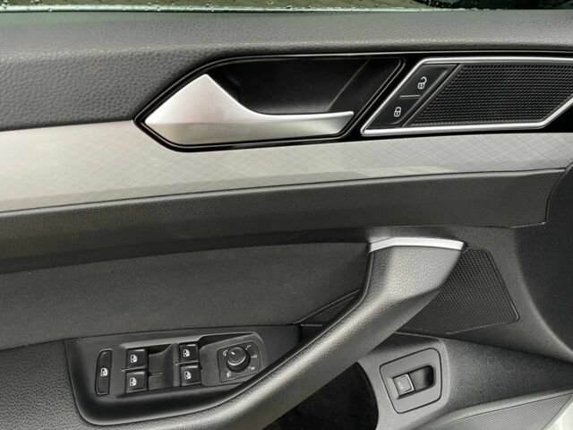 Белый Фольксваген Пассат Вариант, объемом двигателя 2 л и пробегом 265 тыс. км за 19500 $, фото 8 на Automoto.ua