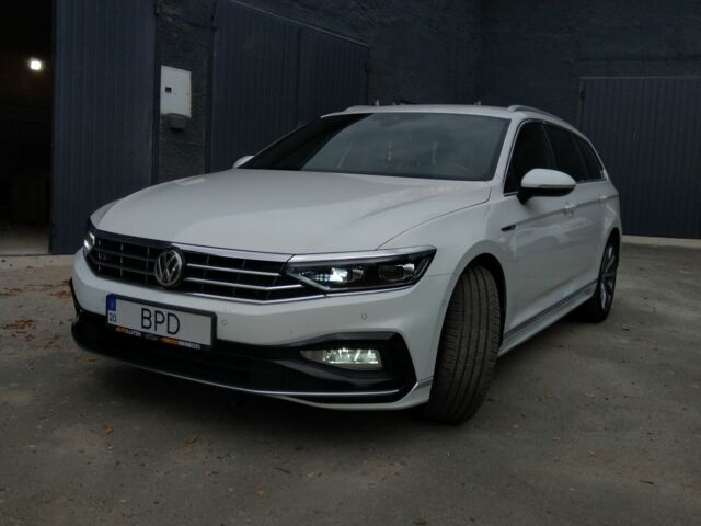 Белый Фольксваген Пассат Вариант, объемом двигателя 2 л и пробегом 210 тыс. км за 25000 $, фото 13 на Automoto.ua