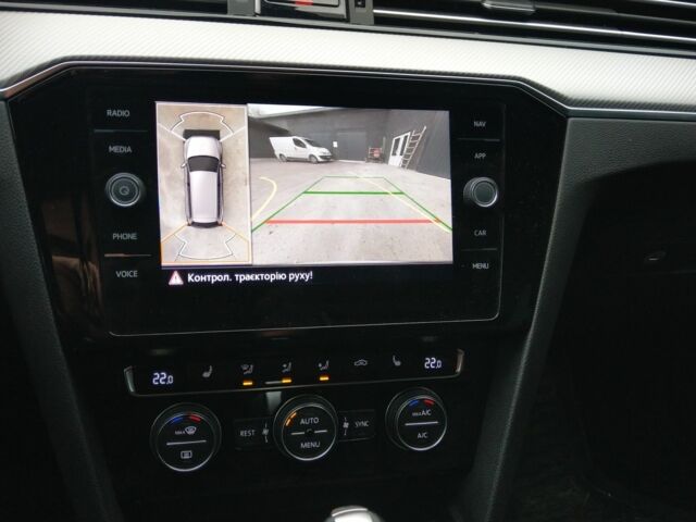 Белый Фольксваген Пассат Вариант, объемом двигателя 2 л и пробегом 210 тыс. км за 25000 $, фото 11 на Automoto.ua