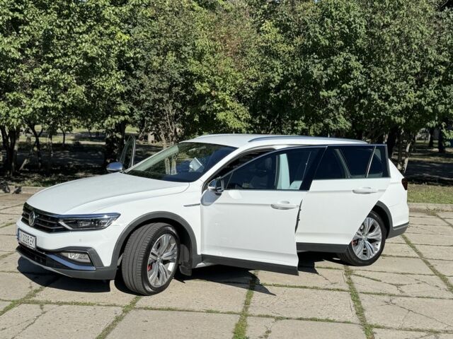 Білий Фольксваген Пассат Варіант, об'ємом двигуна 2 л та пробігом 258 тис. км за 26800 $, фото 9 на Automoto.ua