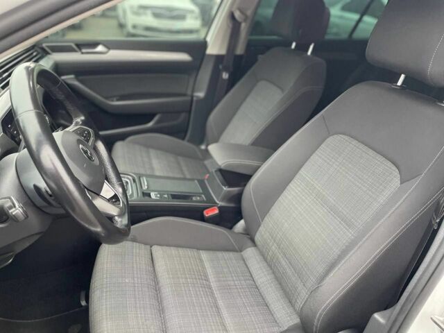 Белый Фольксваген Пассат Вариант, объемом двигателя 2 л и пробегом 265 тыс. км за 19500 $, фото 18 на Automoto.ua