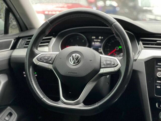 Белый Фольксваген Пассат Вариант, объемом двигателя 2 л и пробегом 265 тыс. км за 19500 $, фото 10 на Automoto.ua