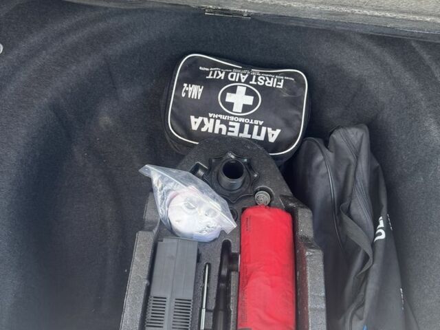 Білий Фольксваген Пассат Варіант, об'ємом двигуна 2 л та пробігом 213 тис. км за 21000 $, фото 19 на Automoto.ua