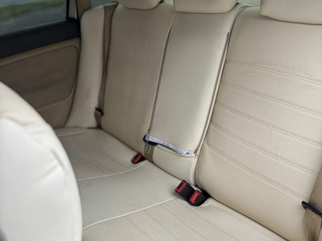 Бежевый Фольксваген Пассат Вариант, объемом двигателя 1.9 л и пробегом 300 тыс. км за 5650 $, фото 6 на Automoto.ua