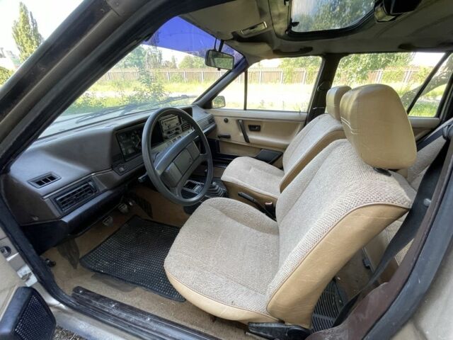 Фольксваген Пассат Вариант 1986 в Киеве на Automoto.ua Бежевый Фольксваген Пассат Вариант, объемом двигателя 1.6 л и пробегом 400 тыс. км за 1050 $, фото 9 на Automoto.ua