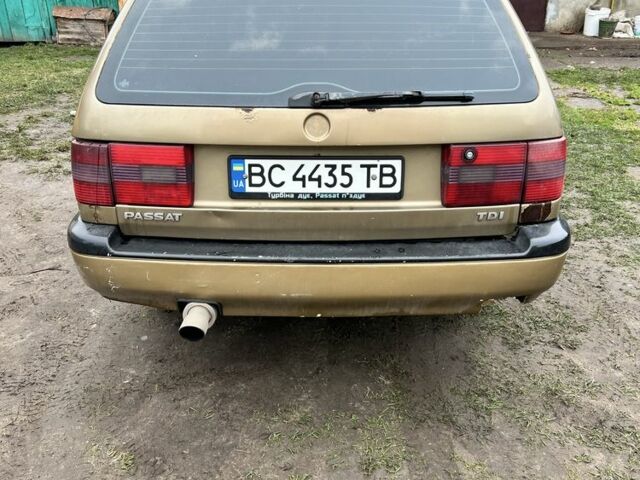 Бежевий Фольксваген Пассат Варіант, об'ємом двигуна 1.9 л та пробігом 330 тис. км за 2700 $, фото 7 на Automoto.ua